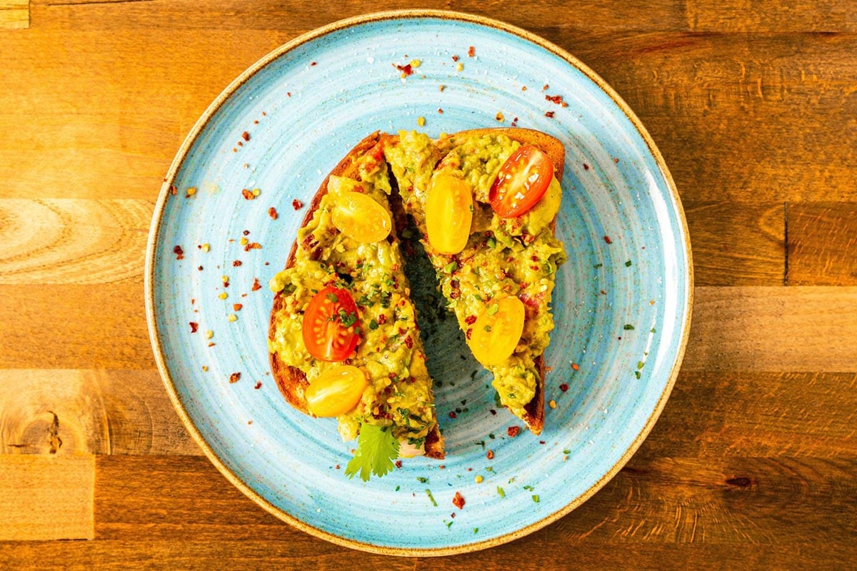 7 gustari sanatoase recomandate de nutritionisti pentru a evita oboseala de la mijlocul zilei