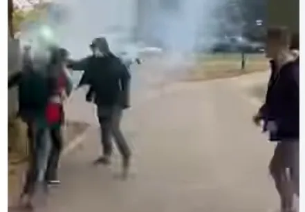 Napad maskiranih muškaraca ispred biračkog mesta u Pančevu