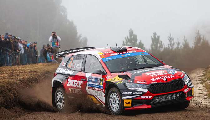 Sesks ERC Portugāles rallijā atgūst vadību pirms finiša